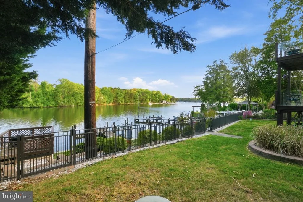 Photo of 426 RIVERSIDE DRIVE
