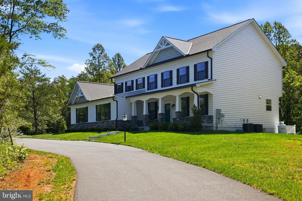 Photo of 301 KINGDOM DRIVE