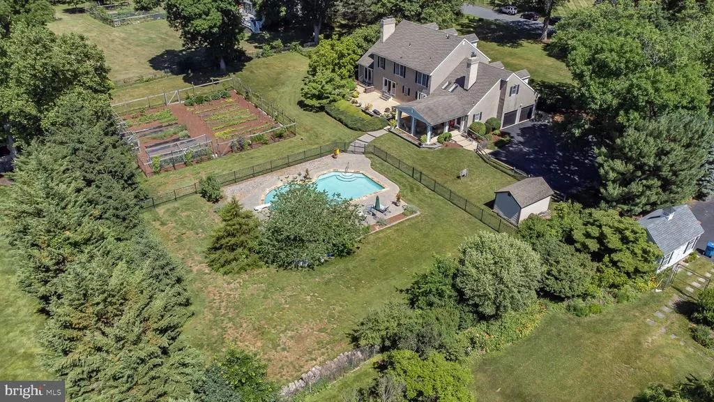 Photo of 24 MEADOW LANE