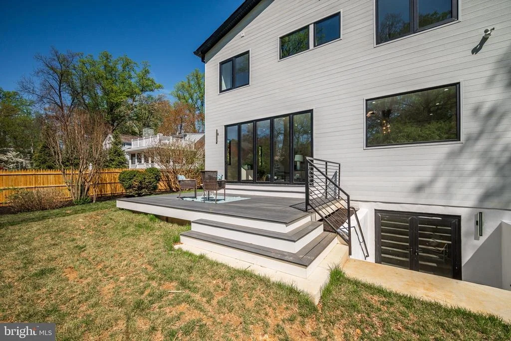 Photo of 8908 MOHAWK LANE