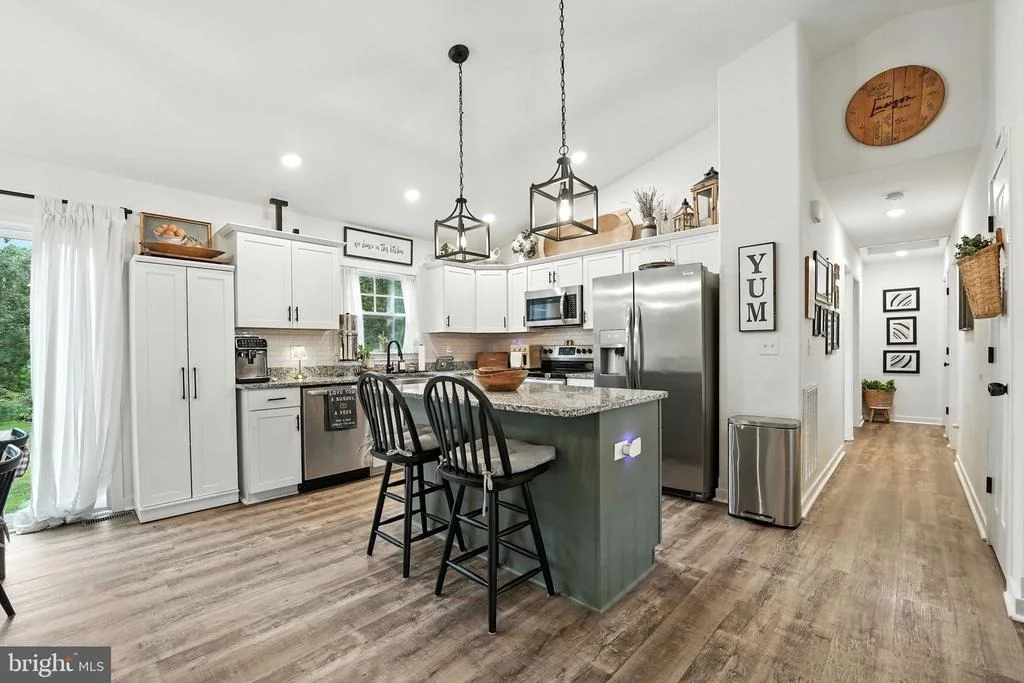 Photo of 16 CRESTVIEW DRIVE
