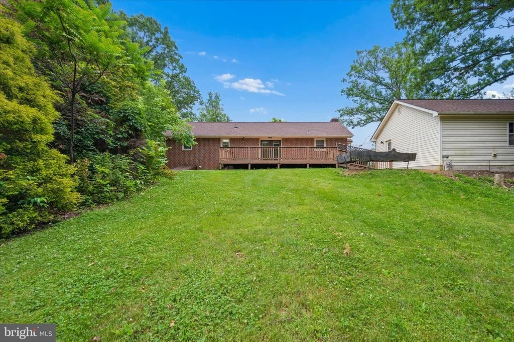 Photo of 7052 LINGANORE ROAD
