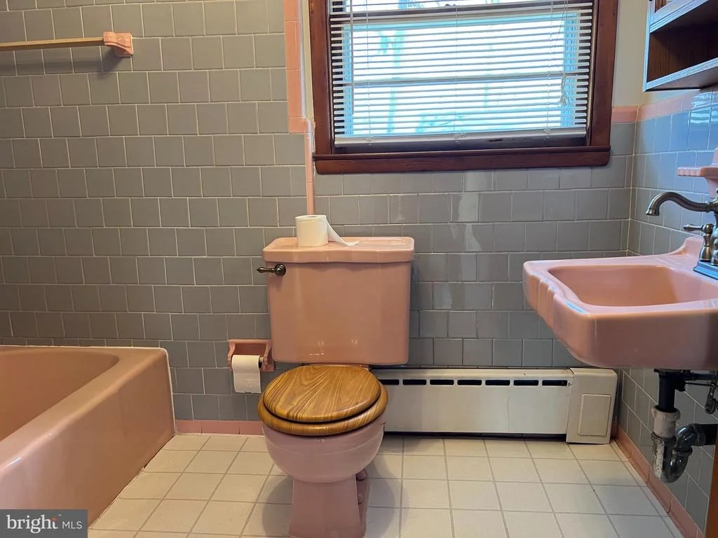 Photo of 102 OAK DRIVE