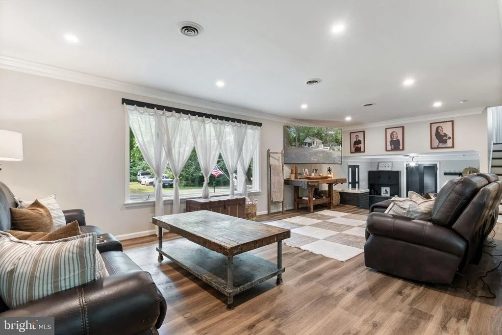 Photo of 547 BEECH DRIVE