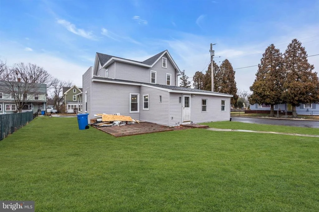 Photo of 104 MAPLE STREET