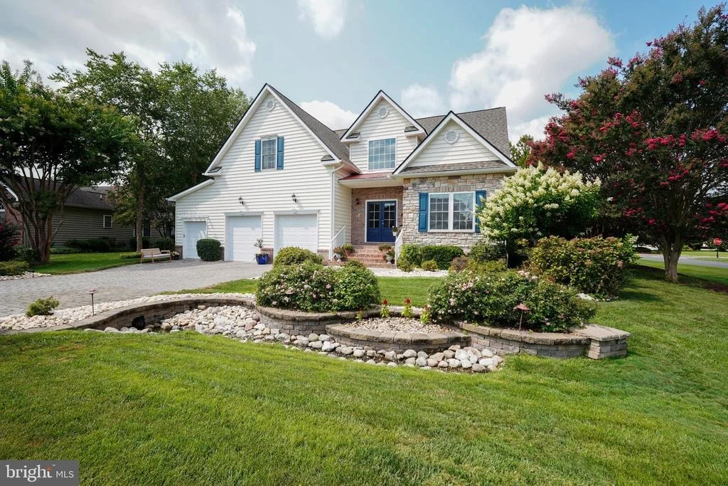 Photo of 2 CEDAR GROVE COURT