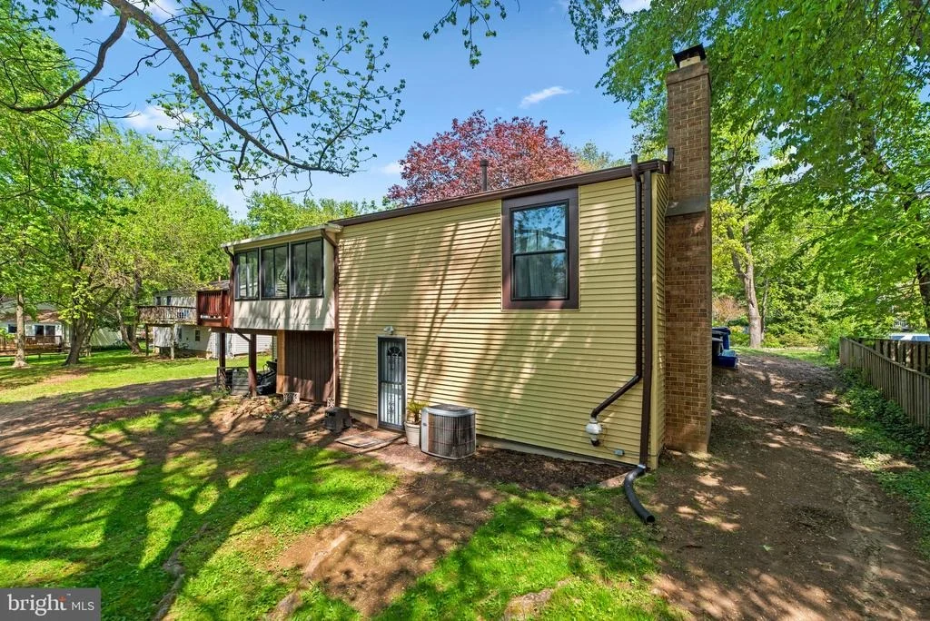 Photo of 8807 DRYSTRAW DRIVE
