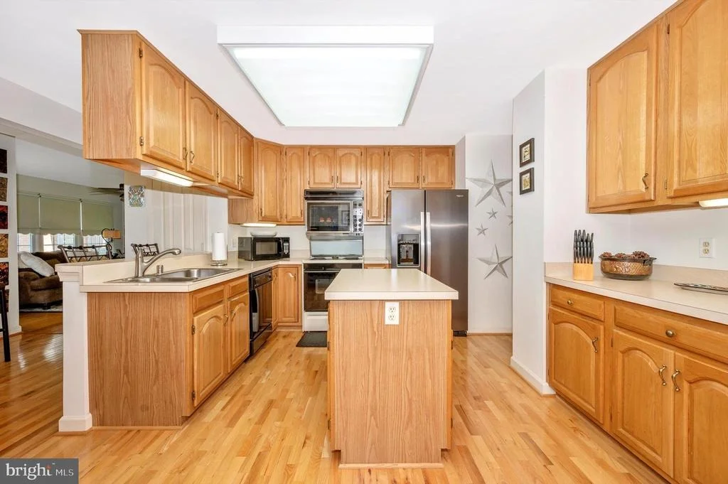 Photo of 841 DUNBROOKE COURT