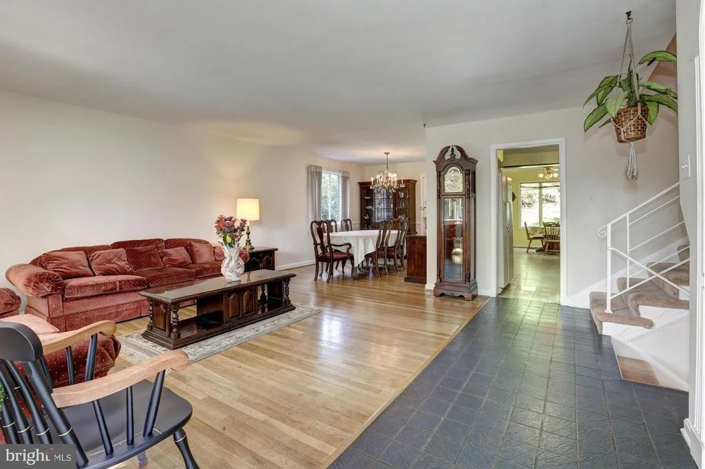 Photo of 302 BURNT MILLS AVENUE
