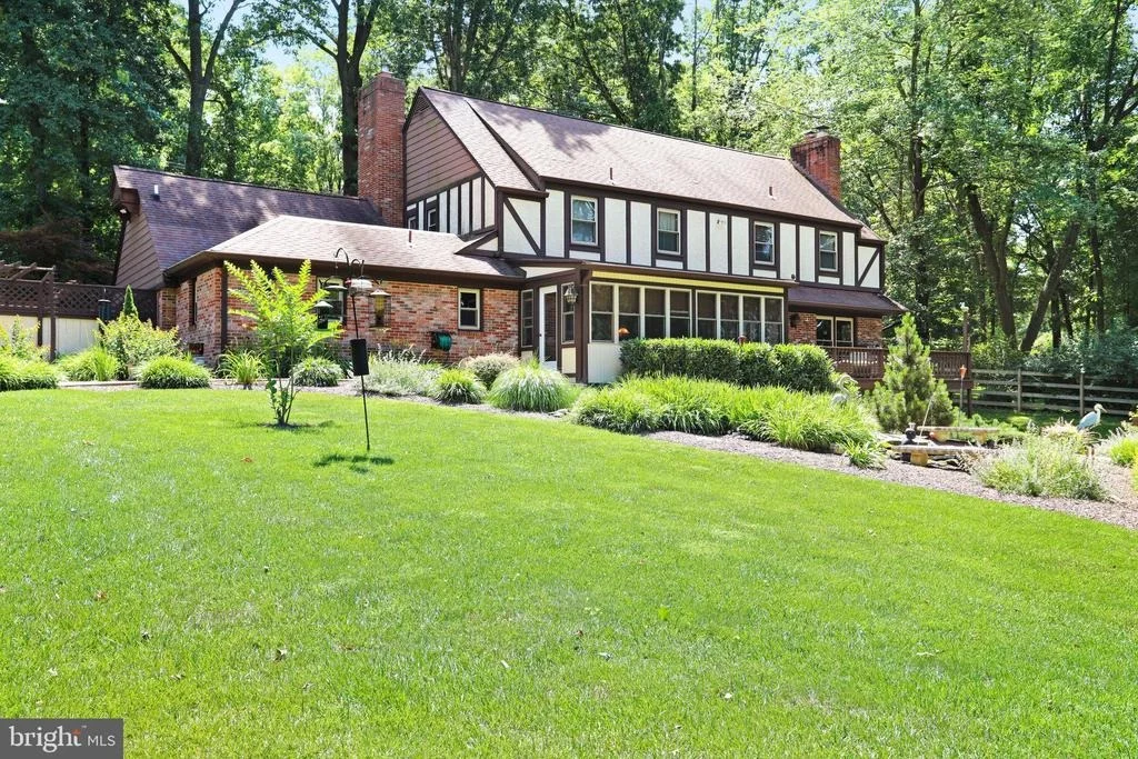 Photo of 24930 DUNNAVANT DRIVE