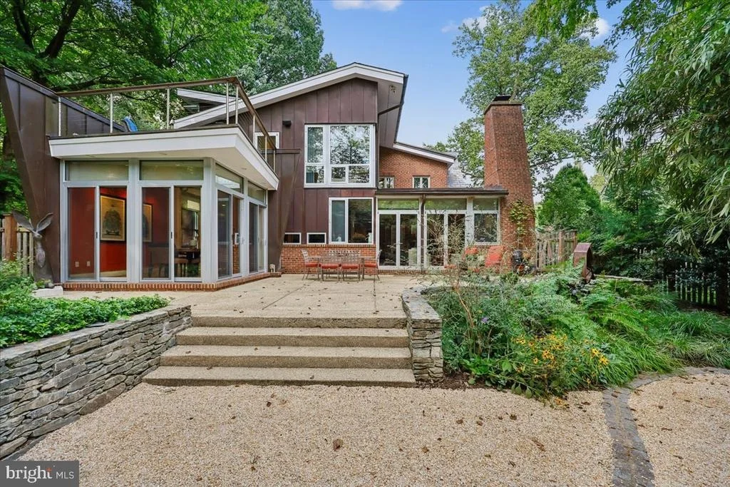 Photo of 1212 WOODSIDE PARKWAY
