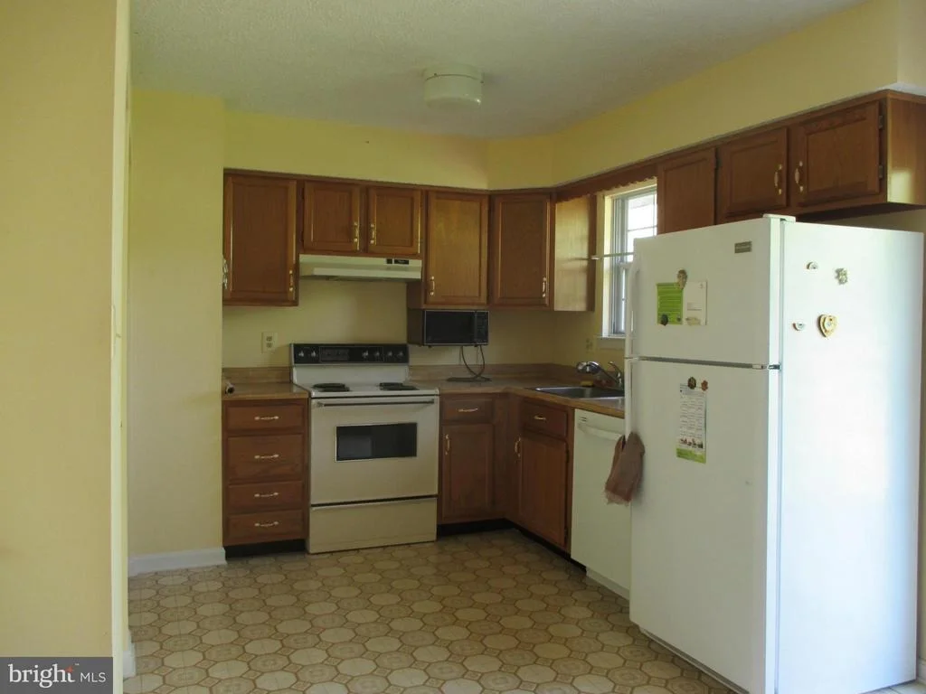 Photo of 849 BRIAR COURT