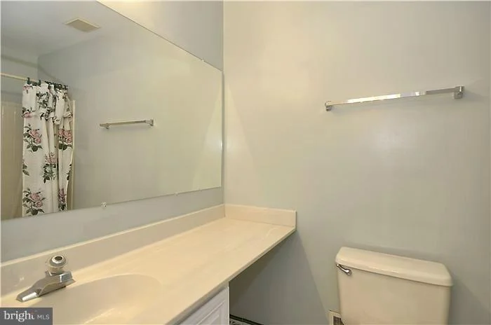 Photo of 304 BOSTWICK LANE
