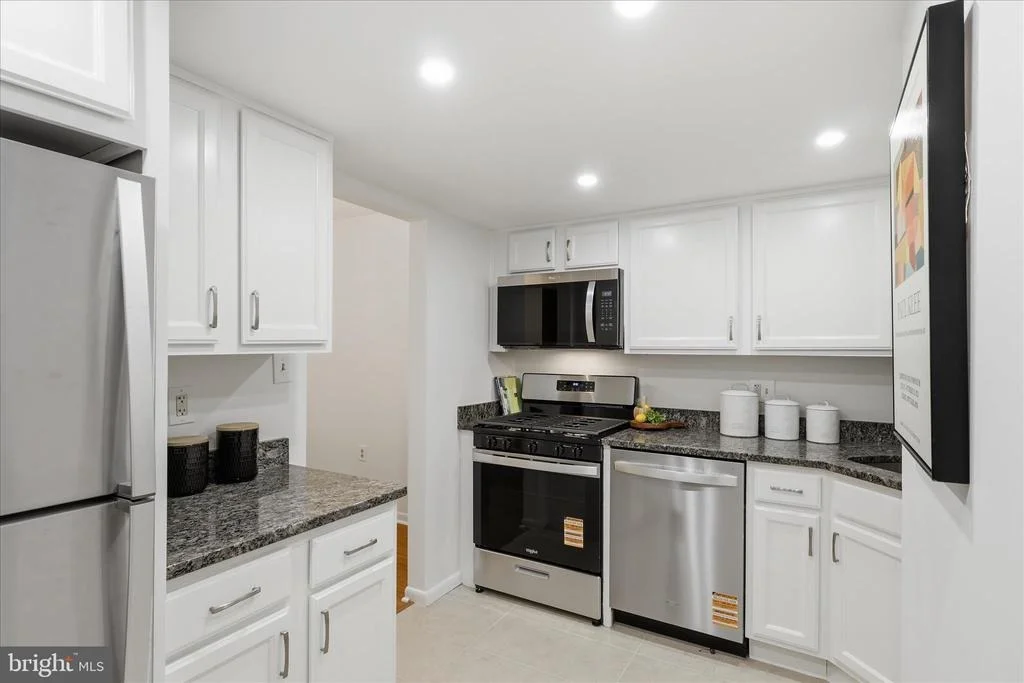 Photo of Unit 21B at 1540 NORTHGATE SQUARE