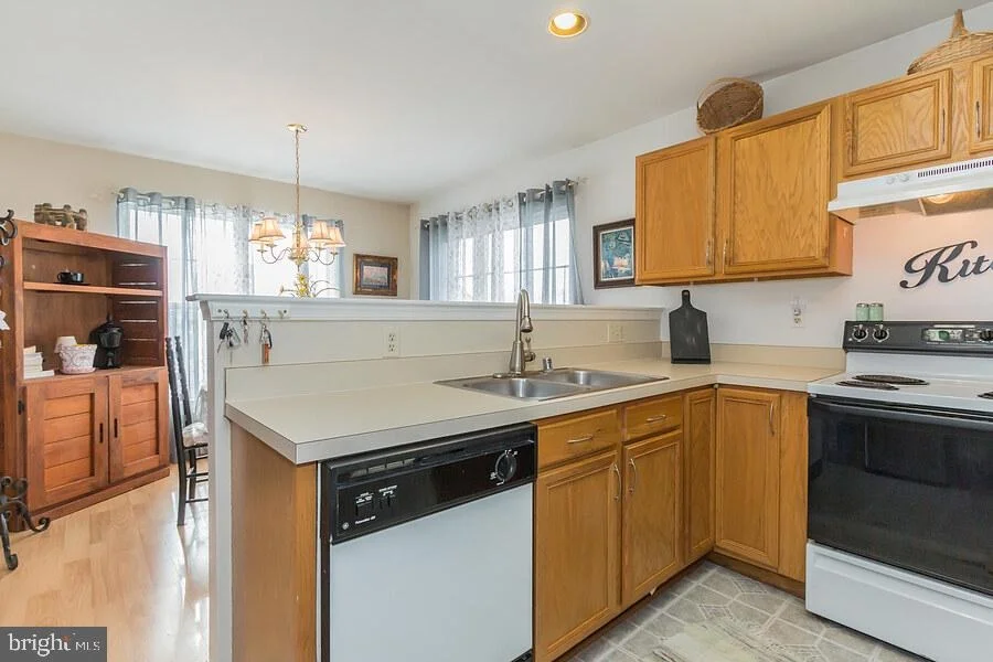 Photo of 7508 MERRYMAKER WAY