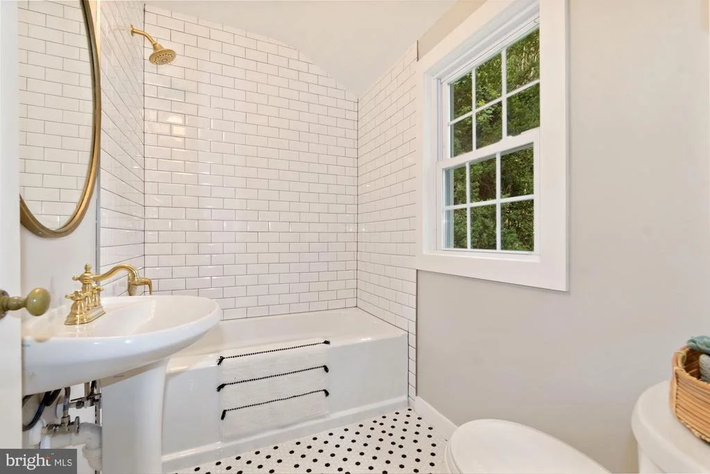 Photo of 8713 READING ROAD