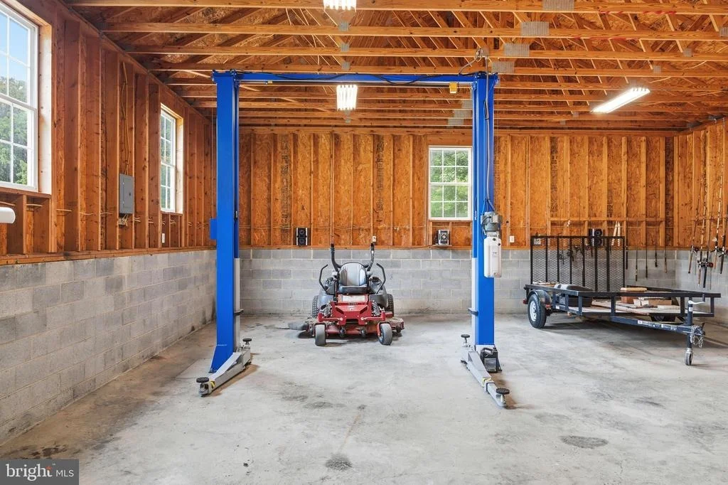 Photo of 4570 HAWTHORNE ROAD