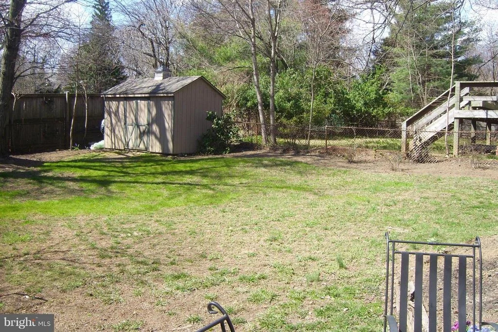 Photo of 221 WILLIAMSBURG DRIVE