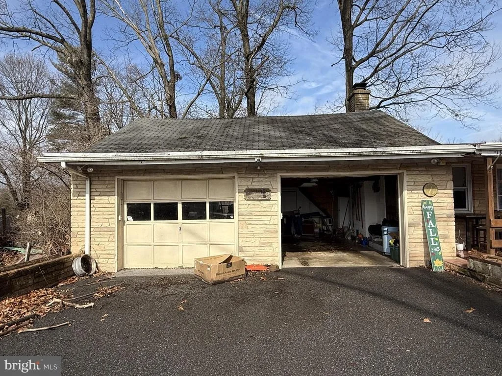 Photo of 1024 CHERRYTOWN ROAD
