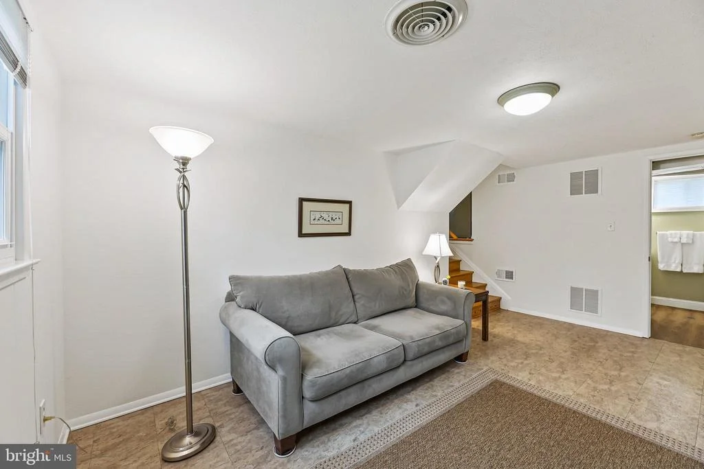 Photo of 4616 EXETER STREET