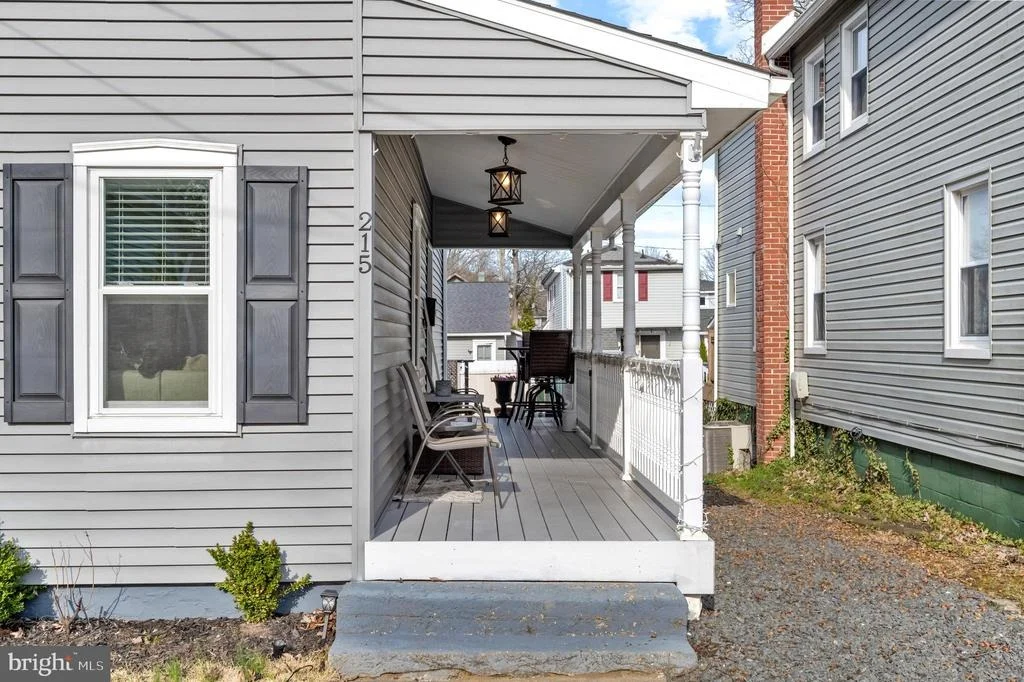 Photo of 215 BOULEVARD AVENUE