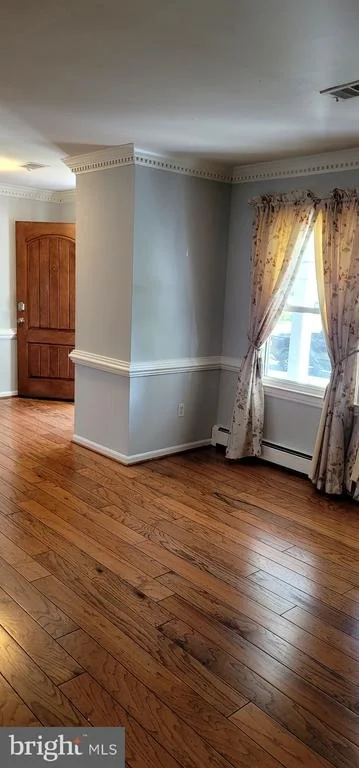 Photo of 302 W JUNIPER AVENUE