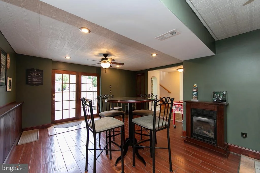 Photo of 787 LANCING ROAD
