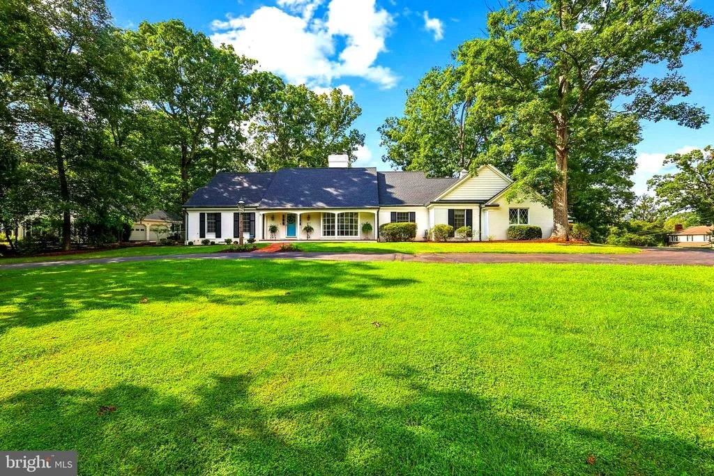Photo of 9507 NELSON LANE