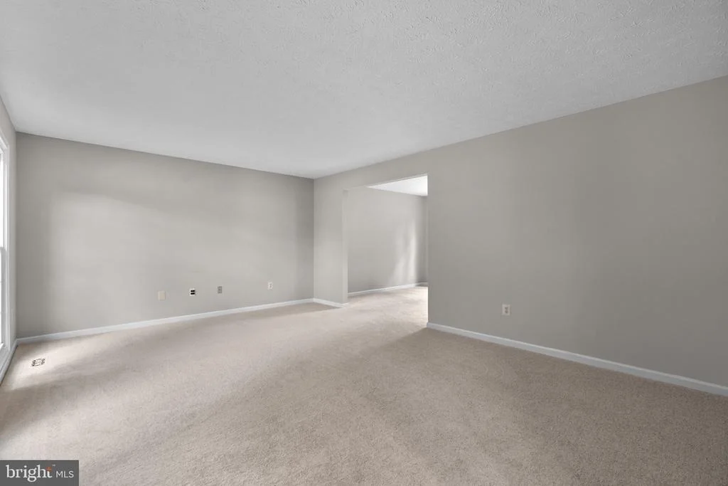 Photo of 9571 KINGS GRANT ROAD
