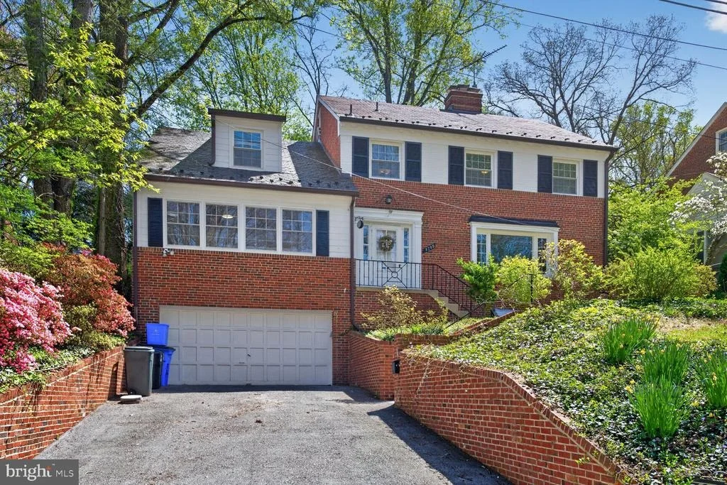 Photo of 7215 ROLLINGWOOD DRIVE