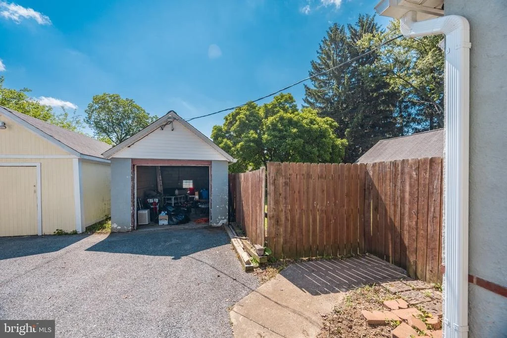 Photo of 515 LOCUST AVENUE