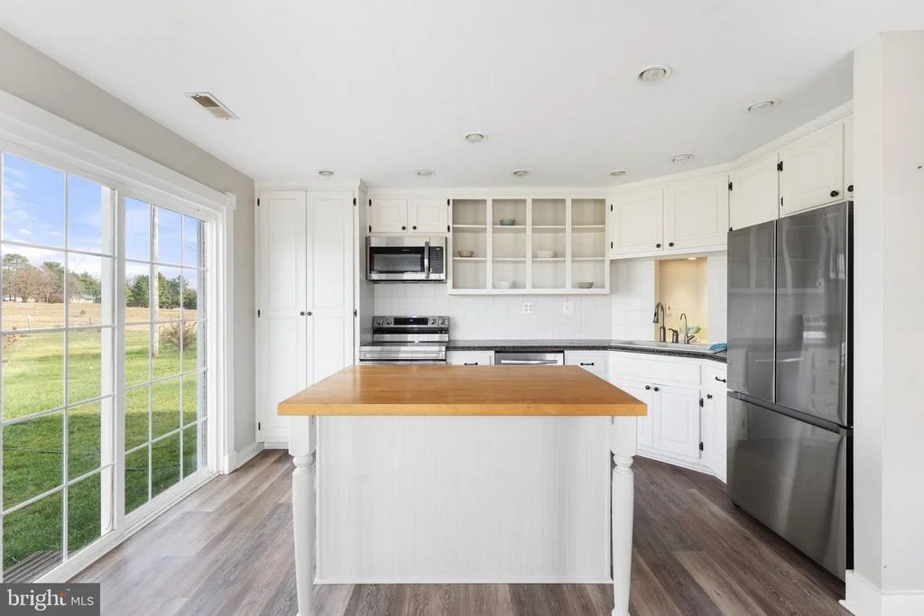 Photo of 18499 AUBURN ROAD