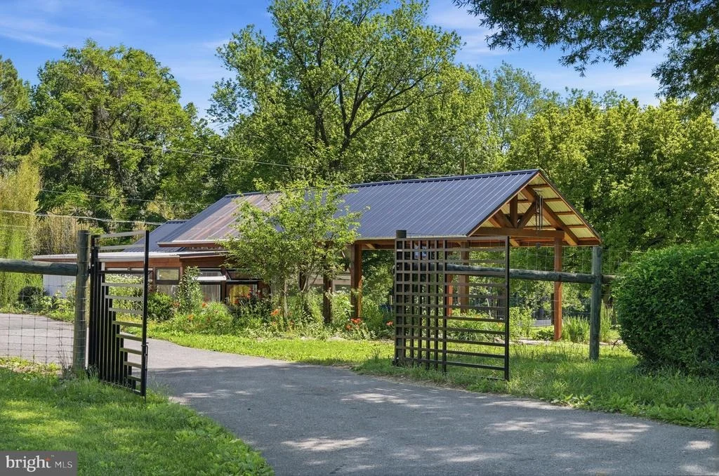 Photo of 15715 AVERY ROAD
