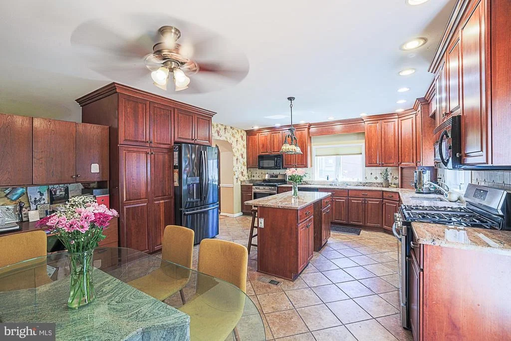 Photo of 3910 LABYRINTH ROAD