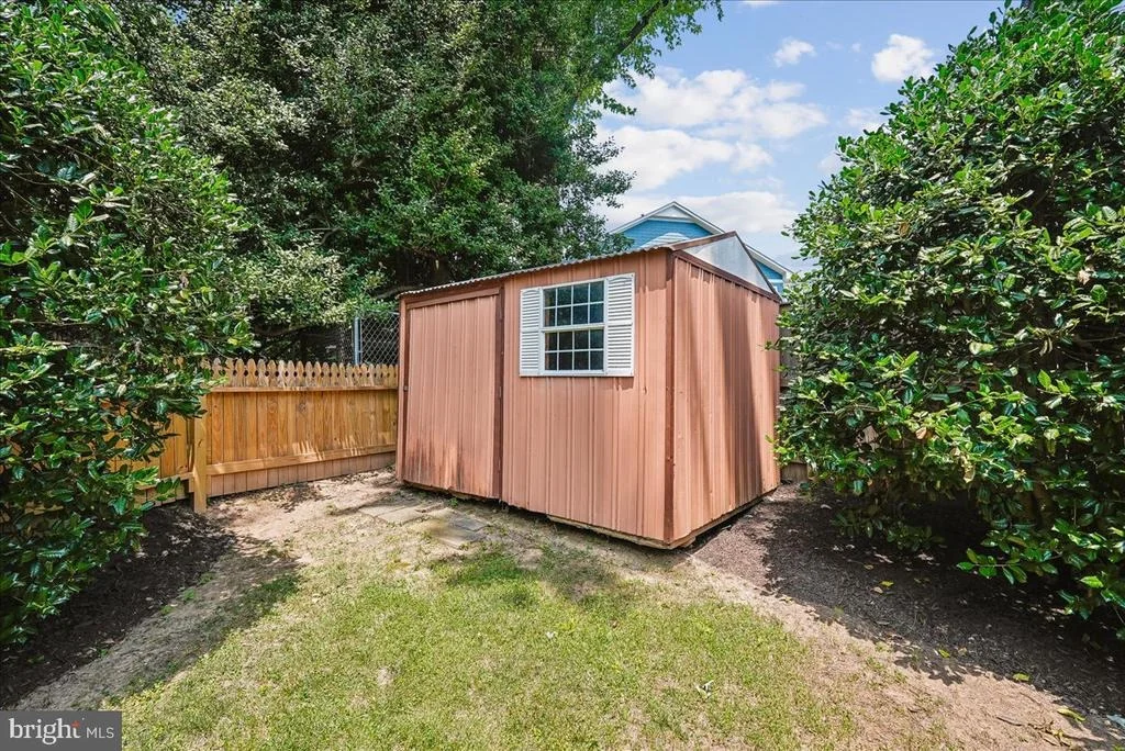 Photo of 6322 HALSEY ROAD