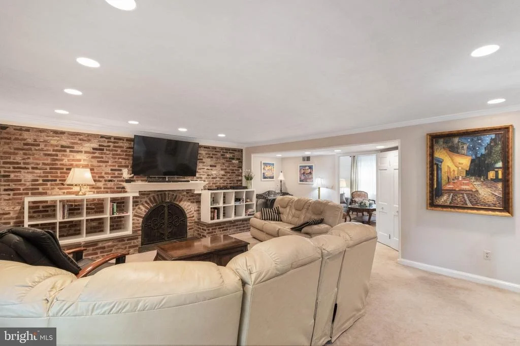 Photo of 2609 VILLAGE LANE