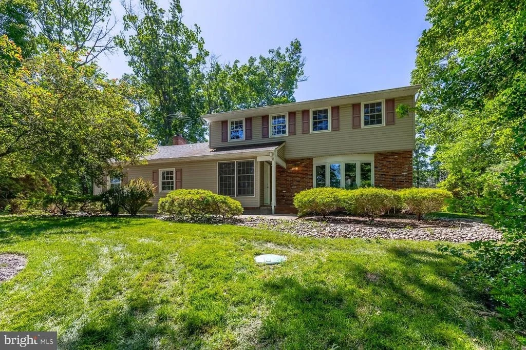 Photo of 73 COLONIAL TERR