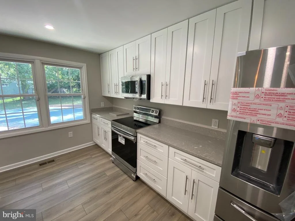 Photo of 6002 MIDDLETON LANE
