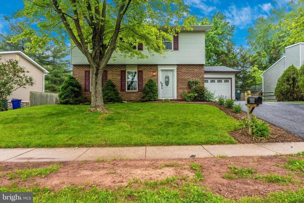 Photo of 484 HILLCREST DRIVE
