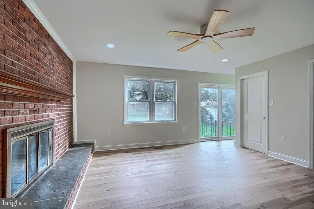 Photo of 11305 MAPLEVIEW DRIVE