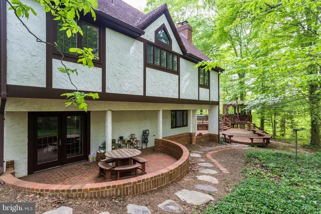 Photo of 6580 BRADDOCK ROAD