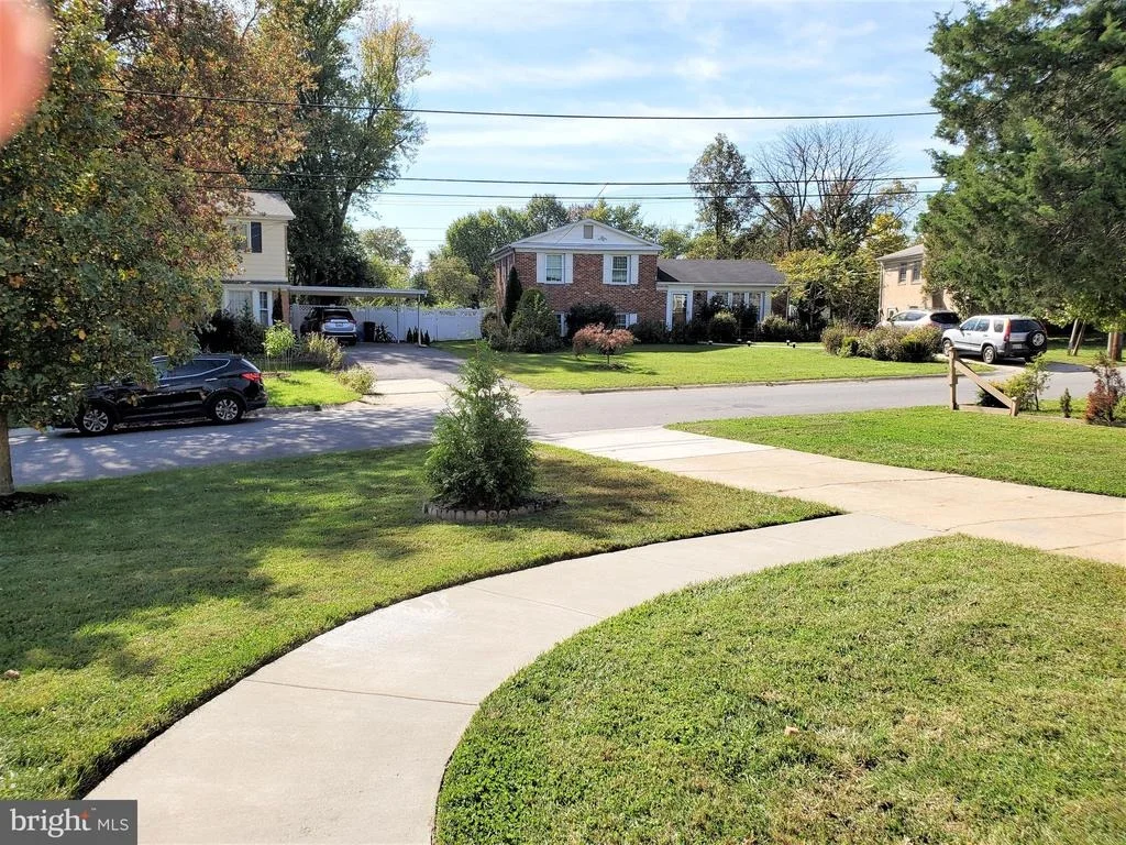 Photo of 13113 FOXHALL DRIVE
