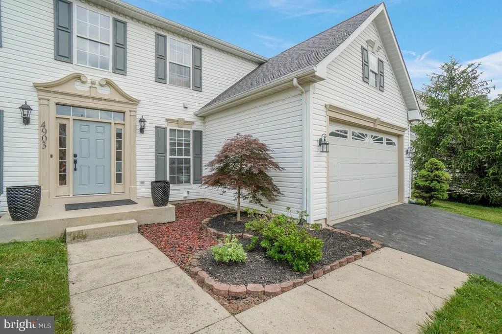 Photo of 4903 SUTHERLAND DRIVE