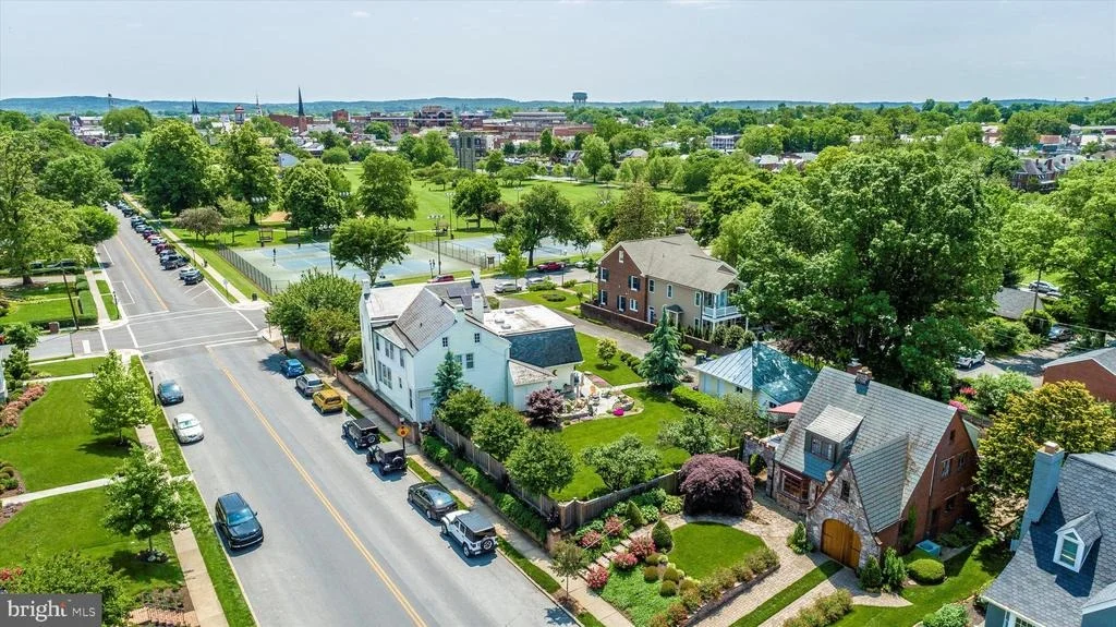 Photo of 402 W 2ND STREET