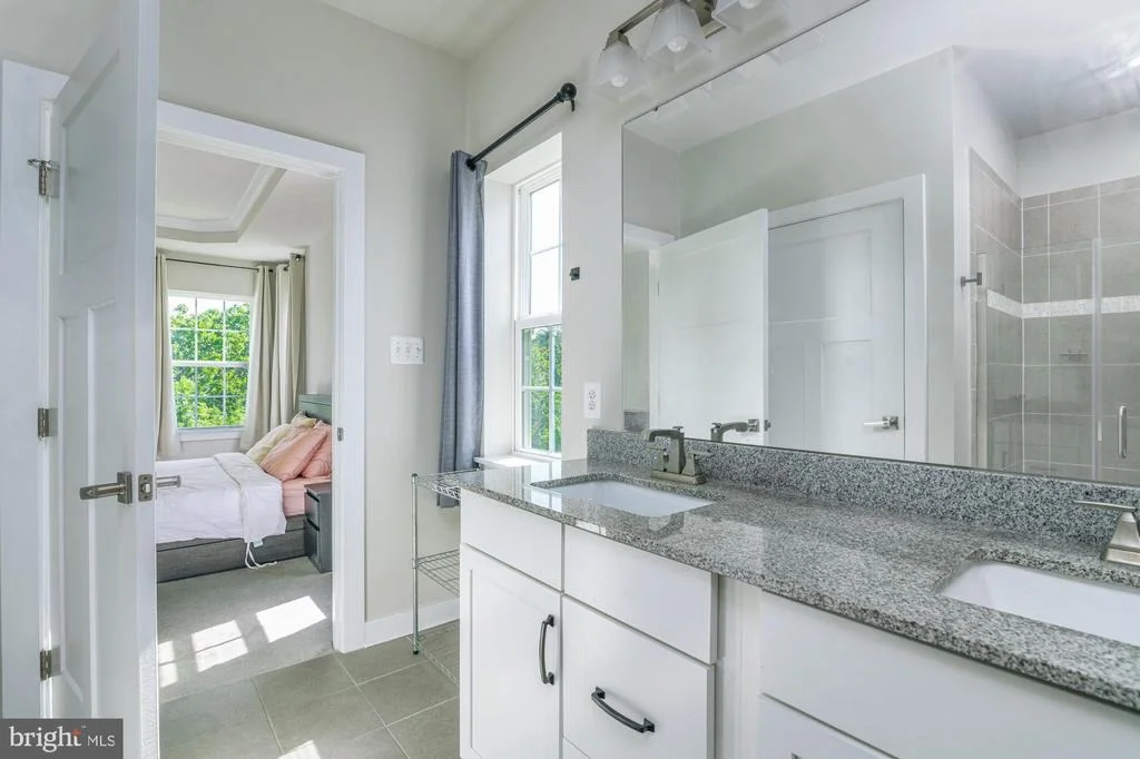 Photo of 405 POTOMAC VIEW PARKWAY