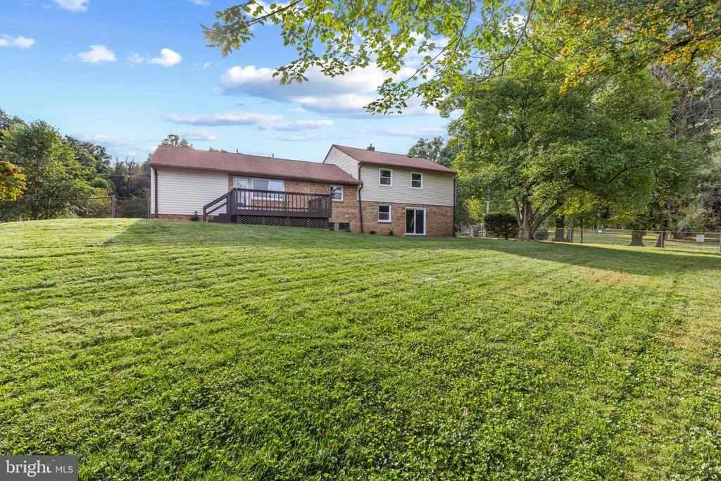 Photo of 4215 OLNEY LAYTONSVILLE ROAD