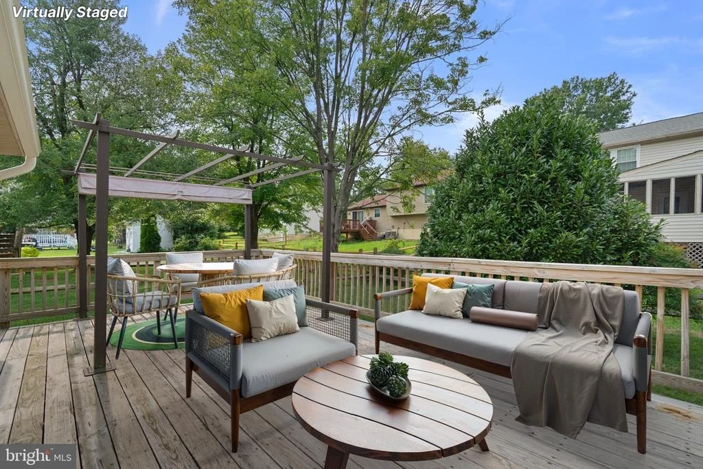 Photo of 8064 RED JACKET WAY