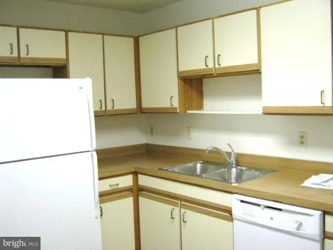 Photo of Unit 1721 at 15101 INTERLACHEN DRIVE