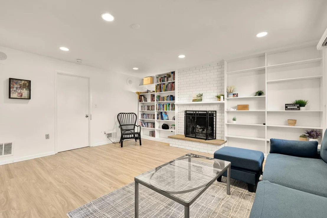 Photo of 1005 RUPPERT ROAD