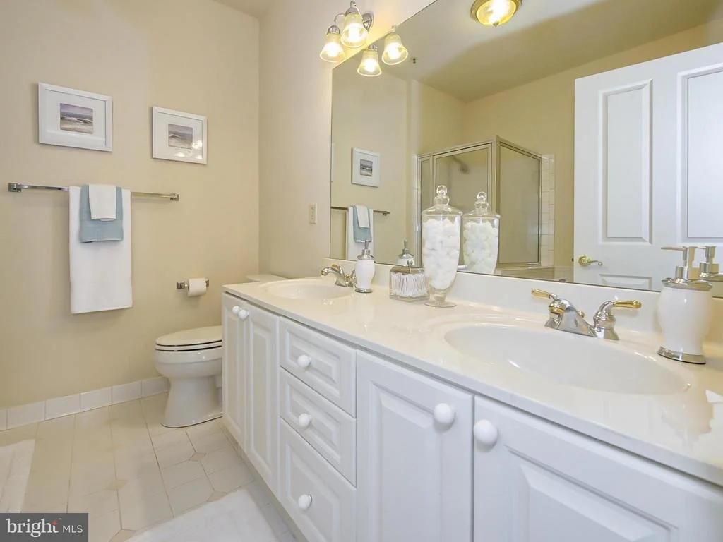 Photo of Unit 313 at 2500 WATERSIDE DRIVE